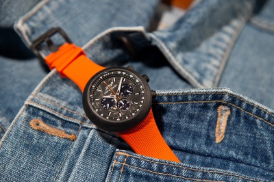 130R-Q1_Orange_LS_03_orangestrap